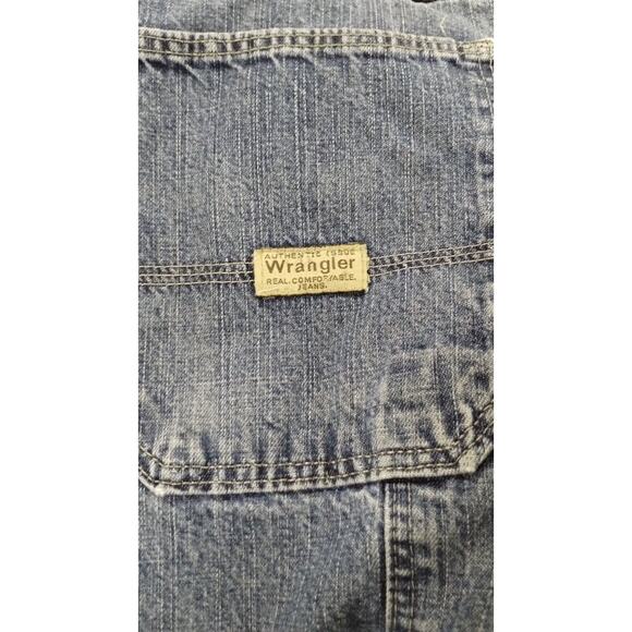 Wrangler Jean Shorts Mens 48 Blue Medium Wash Loose Belt Loop Worn Hem - Picture 6 of 12